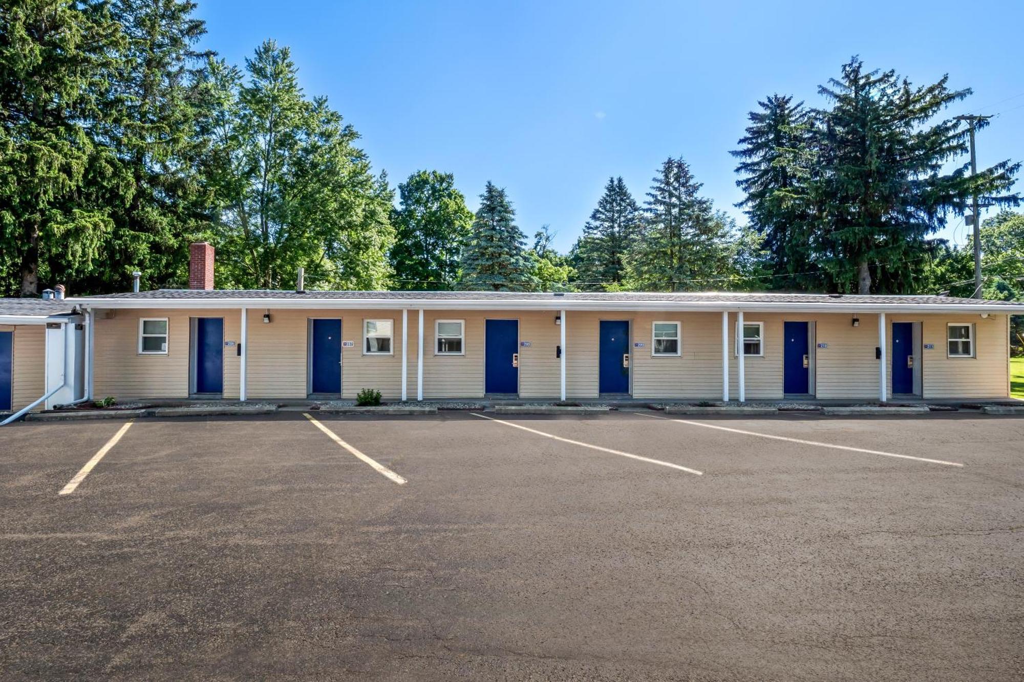 Americas Best Value Inn Jonesville/Hillsdale Exteriör bild