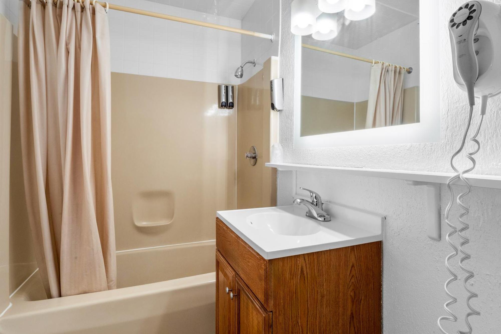 Americas Best Value Inn Jonesville/Hillsdale Exteriör bild