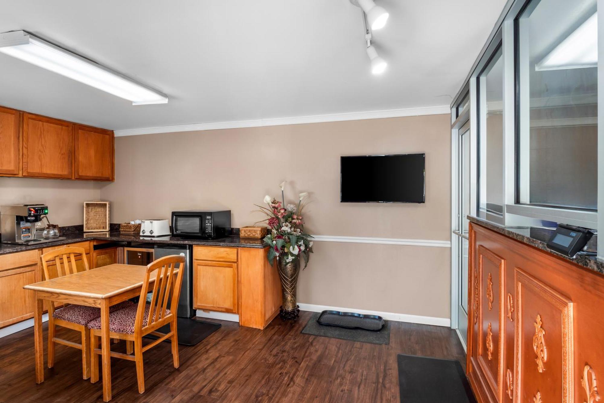 Americas Best Value Inn Jonesville/Hillsdale Exteriör bild