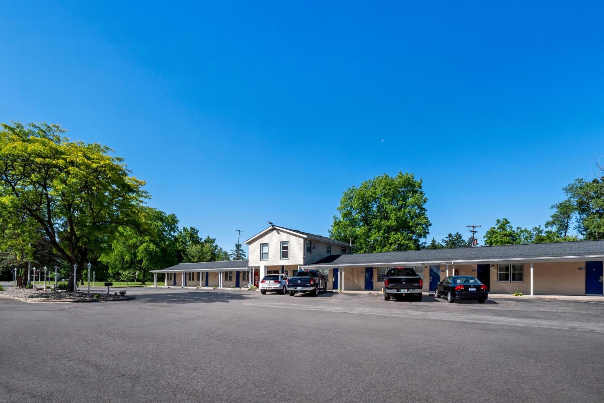 Americas Best Value Inn Jonesville/Hillsdale Exteriör bild